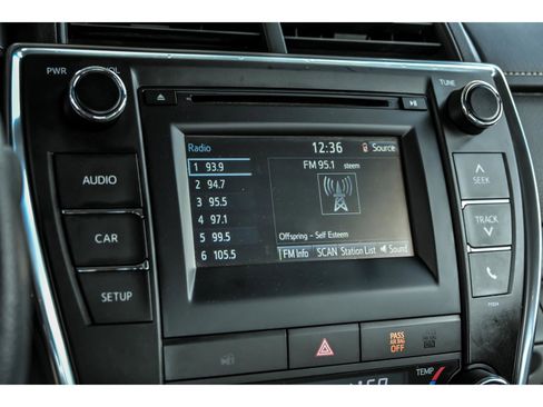 Used 2016 Toyota Camry LE image 19