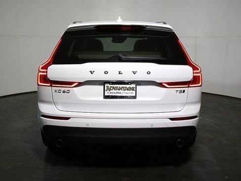 Used 2021 Volvo XC60 T5 Momentum w/ Protection Package image 10