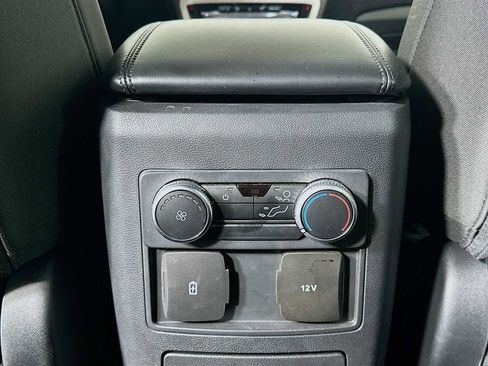 Used 2022 Ford Explorer XLT image 22