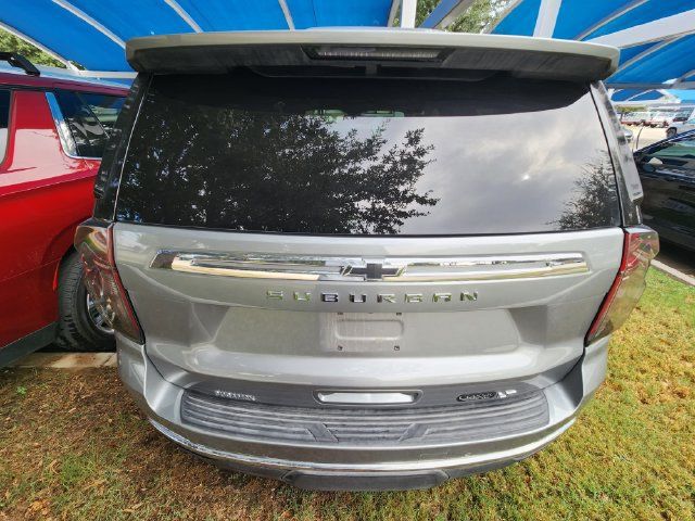 Used 2024 Chevrolet Suburban LT w/ LT Signature Plus Package RWD image 5