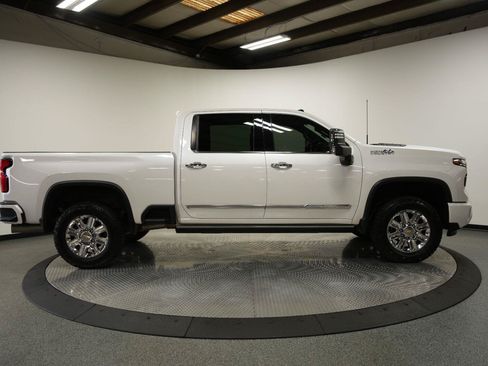 Certified 2024 Chevrolet Silverado 3500 High Country w/ High Country Premium Package AWD/4WD image 10