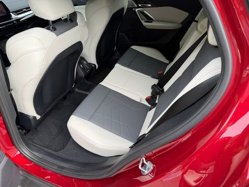 Used 2025 BMW X2 xDrive28i w/ Premium Package AWD/4WD image 14