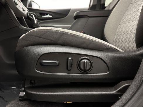 Used 2023 Chevrolet Equinox LT image 12