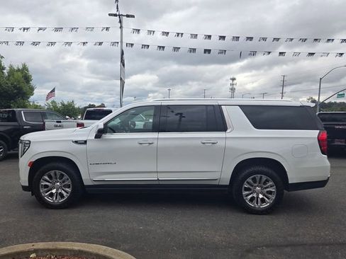 Used 2023 GMC Yukon XL Denali w/ Max Trailering Package AWD/4WD image 7