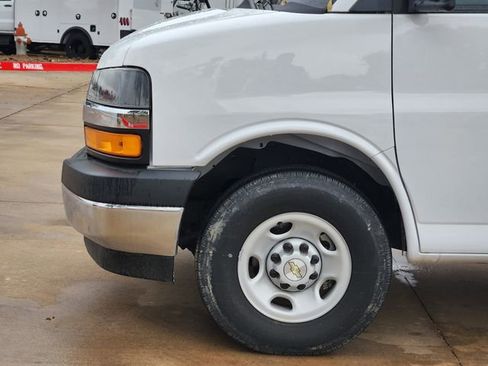 New 2024 Chevrolet Express 3500 w/ Power Convenience Package RWD image 14