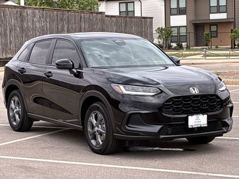 Certified 2026 Honda HR-V LX image 8