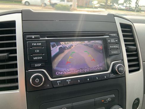 Used 2018 Nissan Frontier S RWD image 15