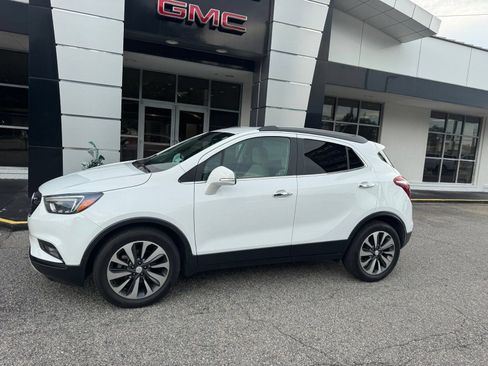 Used 2019 Buick Encore Essence FWD image 2