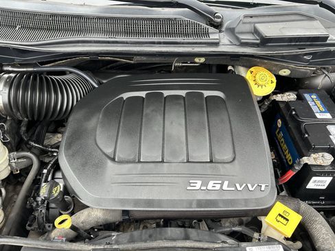 Used 2016 Dodge Grand Caravan SXT FWD image 15