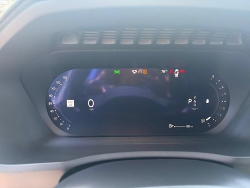 Used 2025 Volvo XC90 B5 Plus AWD/4WD image 16