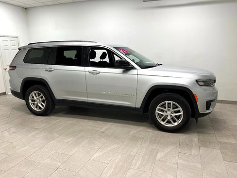 Used 2023 Jeep Grand Cherokee L Laredo image 13