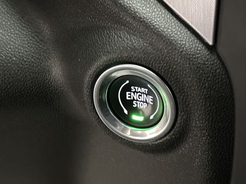 Used 2019 GMC Sierra 1500 SLE w/ SLE Convenience Package AWD/4WD image 32