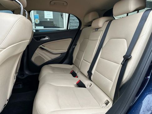 Used 2018 Mercedes-Benz GLA 250 image 12