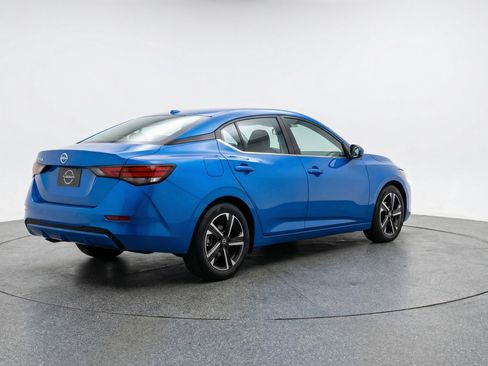 Used 2025 Nissan Sentra SV image 9