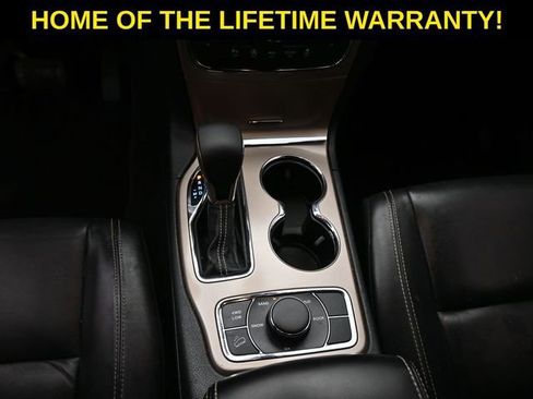 Used 2017 Jeep Grand Cherokee Limited image 34