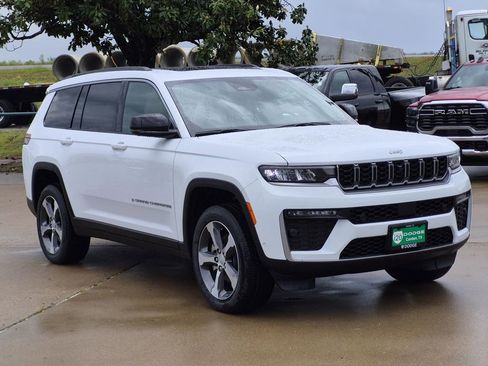 New 2026 Jeep Grand Cherokee L Limited w/ Luxury Tech Group II RWD image 2