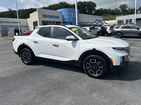 Used 2023 Hyundai Santa Cruz SEL w/ Activity Package AWD/4WD image 2