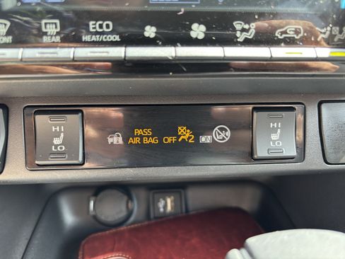 Used 2026 Toyota Highlander XLE AWD/4WD image 28