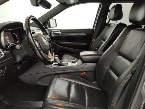Used 2020 Jeep Grand Cherokee Limited AWD/4WD image 17