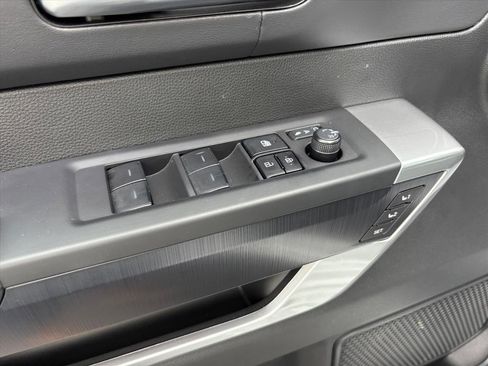 Used 2025 Toyota Sequoia Platinum image 22