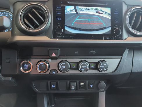 Used 2019 Toyota Tacoma TRD Off-Road AWD/4WD image 13