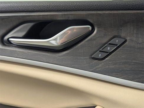 Used 2025 Jeep Grand Cherokee Limited image 15