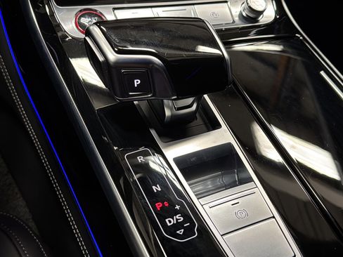 Used 2024 Audi S8 w/ S8 Comfort Plus Package AWD/4WD image 20
