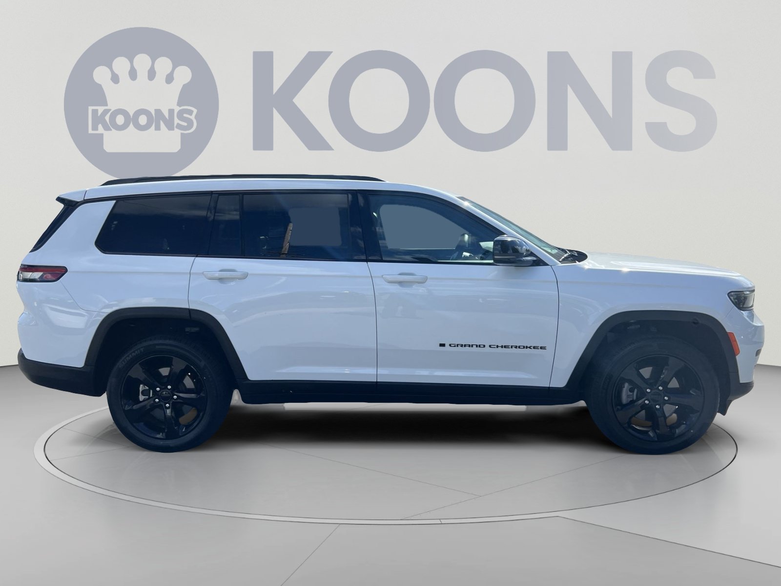 Used 2023 Jeep Grand Cherokee L Altitude AWD/4WD image 8