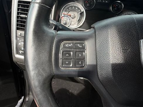 Used 2019 RAM 1500 Classic SLT w/ Black Appearance Group AWD/4WD image 34