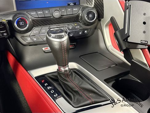 Used 2015 Chevrolet Corvette Z06 w/ 3LZ Preferred Equipment Group image 20