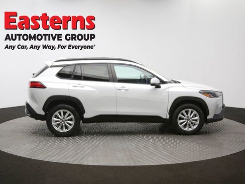 Used 2023 Toyota Corolla Cross LE image 43