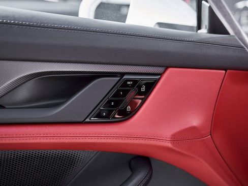 Used 2020 Porsche Taycan Turbo image 34