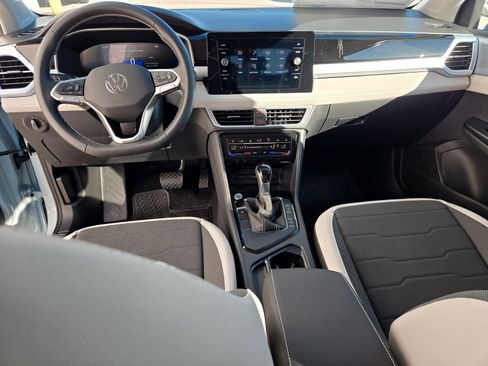 New 2026 Volkswagen Taos SE image 8