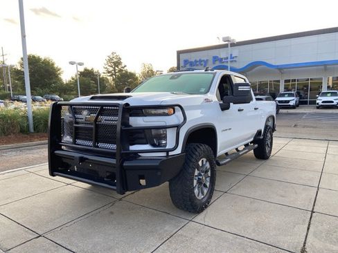 Used 2025 Chevrolet Silverado 2500 Custom AWD/4WD image 4