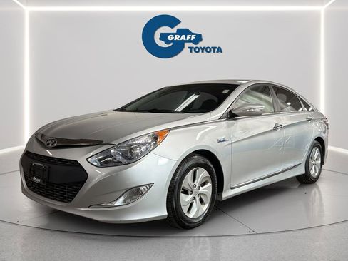 Used 2013 Hyundai Sonata Base image 2