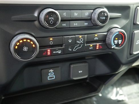 Used 2023 Ford F250 XLT w/ Black Appearance Package AWD/4WD image 47
