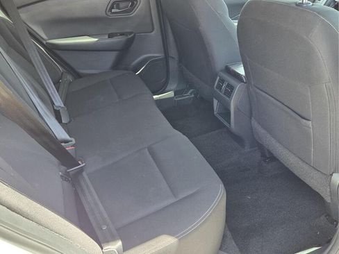 Used 2024 Nissan Rogue S FWD image 17