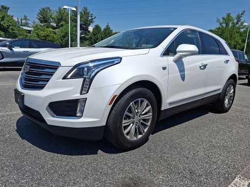 Certified 2017 Cadillac XT5 Luxury w/ Driver Awareness Package AWD/4WD image 3