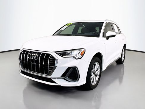 Used 2023 Audi Q3 2.0T Premium w/ Convenience Package AWD/4WD image 9