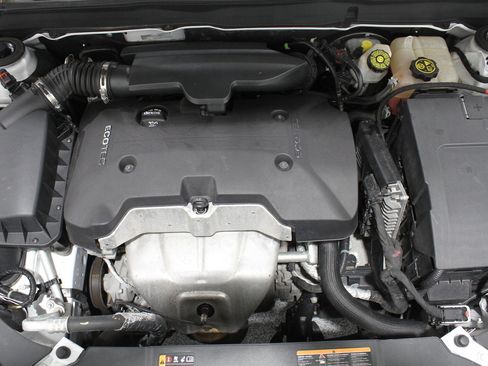 Used 2015 Chevrolet Malibu LT image 18