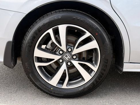 Used 2023 Honda Odyssey Touring image 12