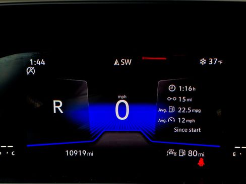 Used 2025 Volkswagen Taos SE image 13