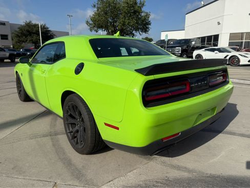 Used 2015 Dodge Challenger SRT Hellcat RWD image 3