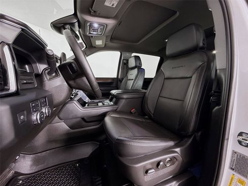 Used 2024 GMC Sierra 3500 Denali w/ Denali Reserve Package image 22
