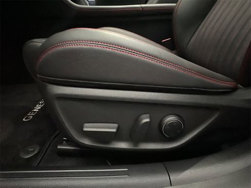 Certified 2025 Genesis G70 2.5T w/ Sport Prestige Package image 10