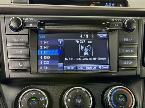 Used 2017 Toyota RAV4 LE FWD image 14