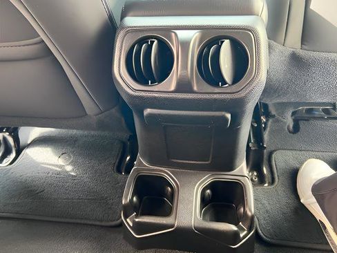 Used 2021 Jeep Wrangler Sport image 26