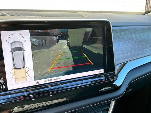 Certified 2025 Volkswagen Atlas SEL image 21