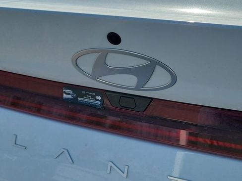 New 2026 Hyundai Elantra Limited FWD image 8