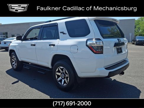 Used 2021 Toyota 4Runner TRD Off-Road Premium w/ Moonroof Package AWD/4WD image 4